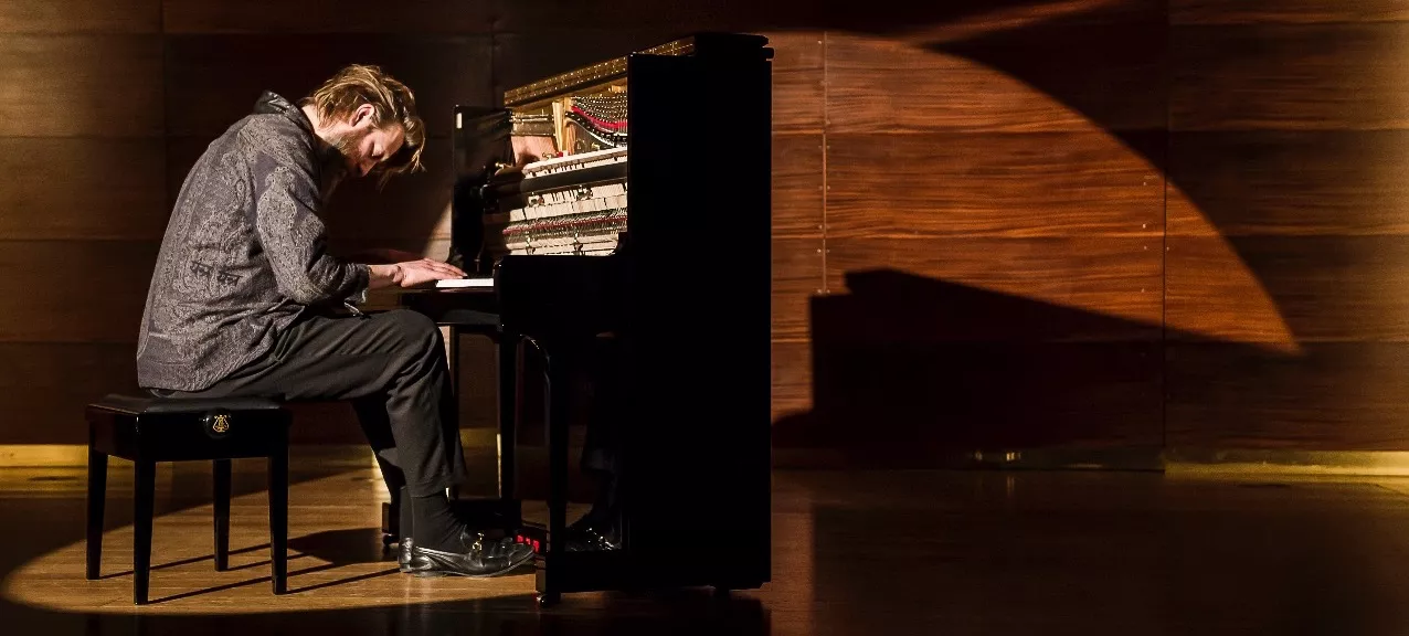 Joep op Steinway K